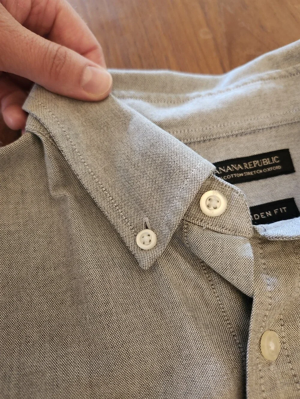 Banana Republic 100% Cotton Stretch Oxford Camden Fit, Size M